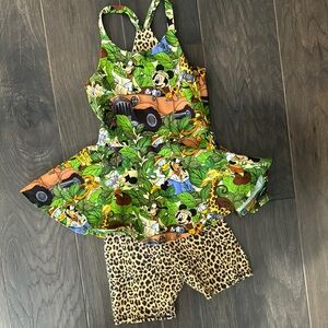 Like new sweet petunia clothing animal kingdom set